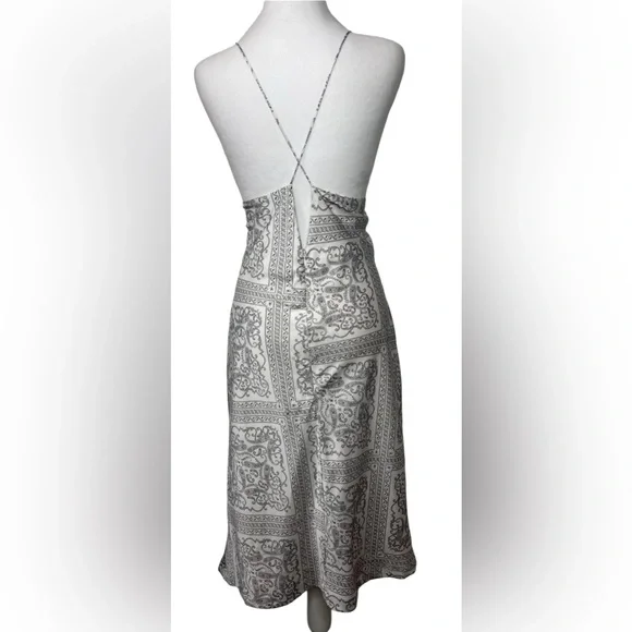 Paisley Bandana Print Strappy Back Slip Midi Sundress
Coastal Summer Resort Lg - Picture 4 of 12